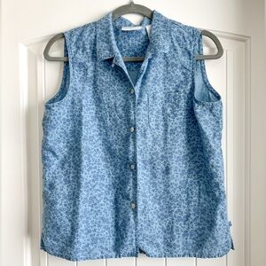 Cute little button up top